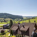 Waldesruh تيتيسي نيوستادت